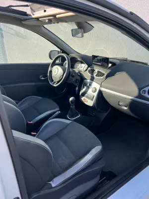 2011 Renault Clio - photo 6