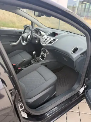 2010 Ford Fiesta - photo 6