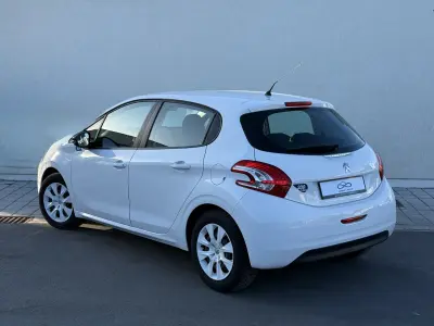 2015 Peugeot 208 - photo 4