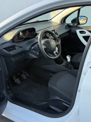 2015 Peugeot 208 - photo 5