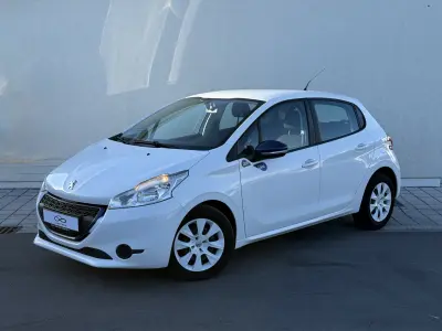 2015 Peugeot 208 - photo 1