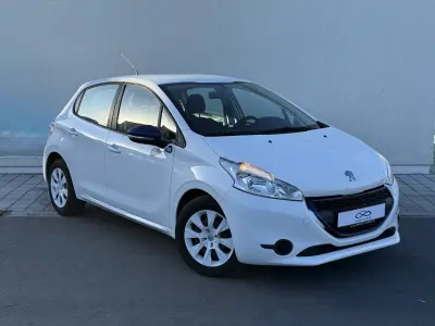 2015 Peugeot 208 - photo 2